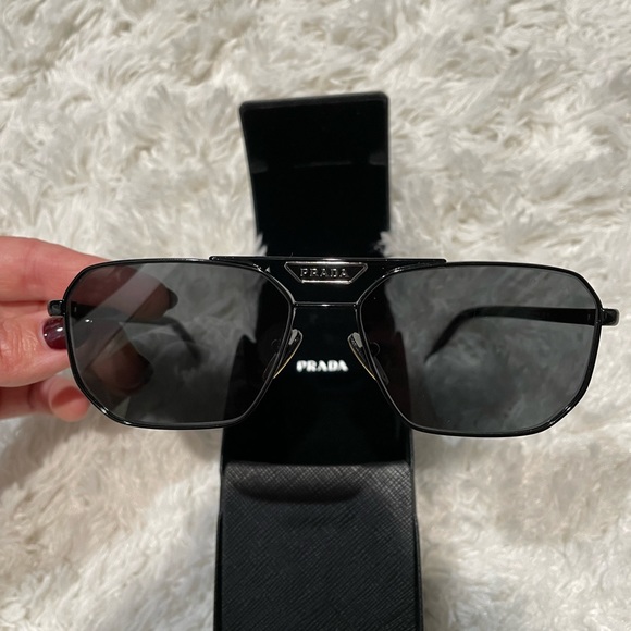 Prada sunglasses - Picture 2 of 16